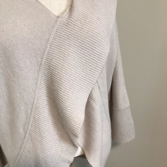 Armani Collezioni 100% Cashmere false wrap sweater - Oatmeal Size 16 - Picture 6 of 8